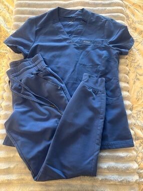Jaanuu Women's V-Neck Scrub Top (XS) & Jogger (XXS) Set - Royal Blue